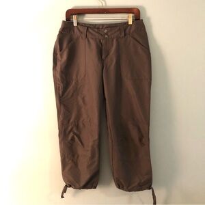 Patagonia Borderless Capris Drawstring Hem Pants. Size 6.